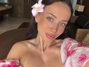 RaqueleGrace webcam model stream image