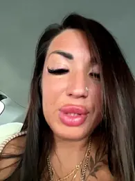 RuslanaXX webcam model stream image