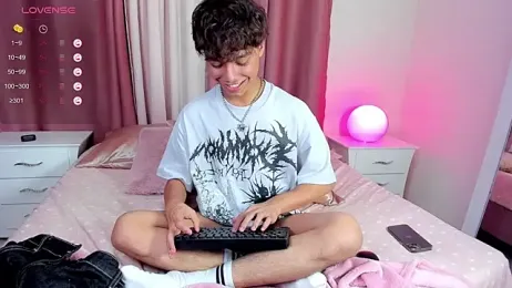 Honeymoon_sariel webcam model stream image