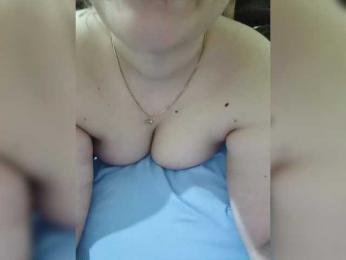 Lilitl webcam model stream image