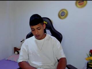 Dereck Hartmann webcam model stream image