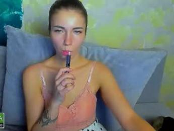 kira_moon_1 webcam model stream image