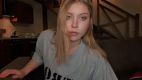 VanillaLivitski webcam model stream image