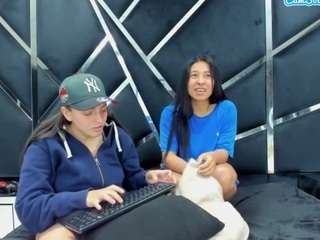 alyssaandnoah webcam model stream image