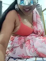 hornybitch690 webcam model stream image