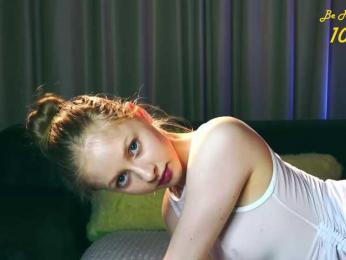 MiaVebes webcam model stream image