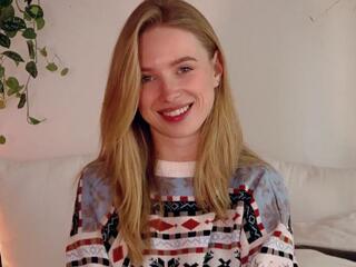 Emma Wilde webcam flirt4free model stream image