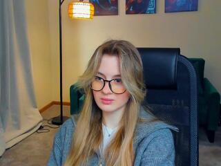 Lavonda Bellefontaine webcam model stream image