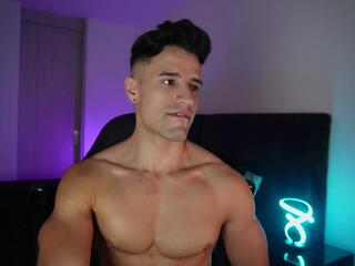 Tom Heaton webcam model stream image