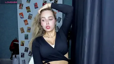 YaraKroft_ webcam model stream image