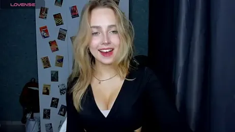 YaraKroft_ webcam model stream image