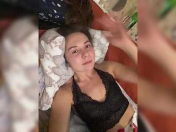 HelgaLeo webcam model stream image