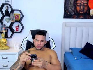 Matthew Santos webcam model stream image