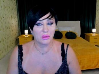 KiraTempt webcam model stream image