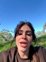 aus_queen webcam model stream image