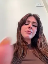 aus_queen webcam model stream image