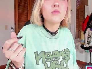 maeeve webcam camsoda model stream image