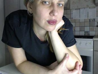 Karmella webcam model stream image