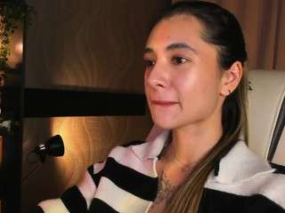 darlabelle webcam model stream image