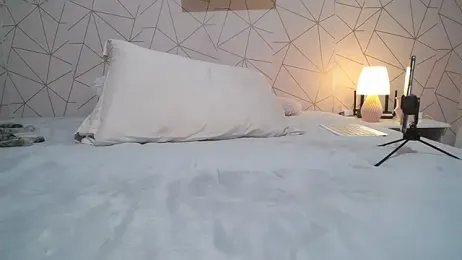 Irresistible24 webcam model stream image