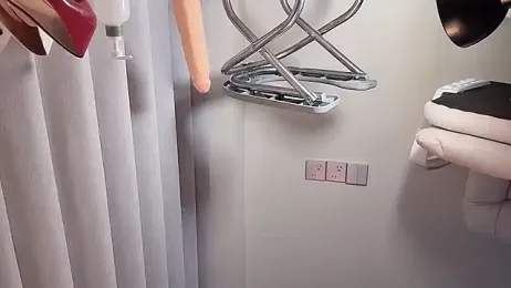 Krismil3 webcam model stream image