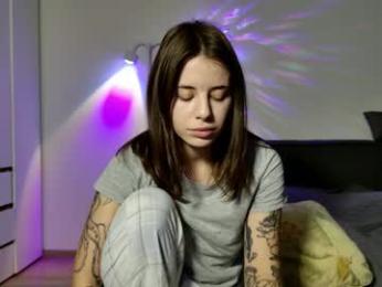 lucyrait webcam model stream image