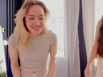 softly_bold webcam model stream image