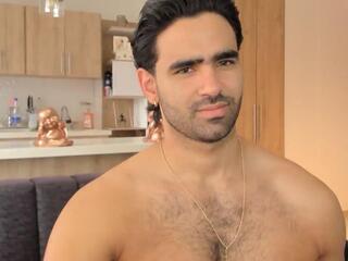 Bradley Martin webcam model stream image