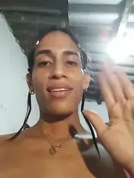 AlexaWarner webcam model stream image