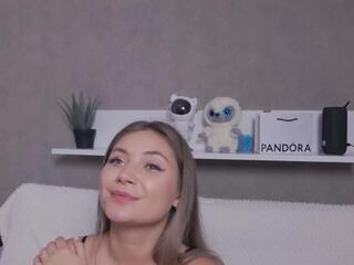 Dakota Tender webcam model stream image