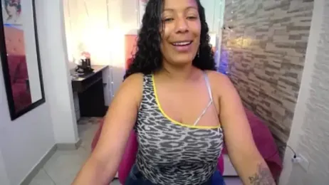 SalmaTits webcam model stream image