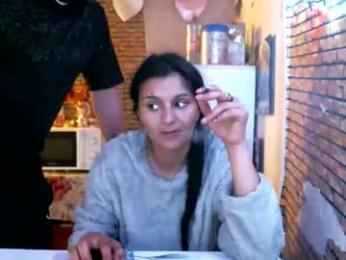 real_coupl3 webcam model stream image