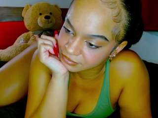 giatailor webcam model stream image