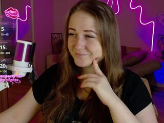 Lizzy Shine webcam model stream image