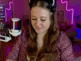 Lizzy Shine webcam model stream image