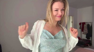 Missfit_ webcam model stream image