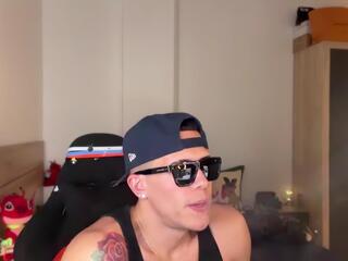 Duncan Collins webcam model stream image