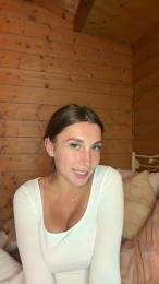 Perrineoff webcam model stream image