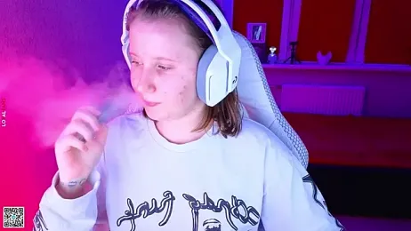 mon_lola webcam model stream image