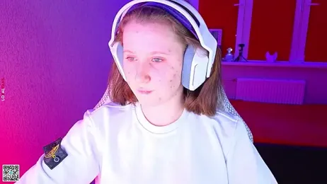 mon_lola webcam model stream image