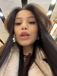 Kissy_Moon webcam model stream image