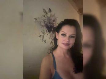 RoyalBreasts webcam model stream image