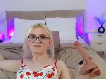 jules_night webcam model stream image