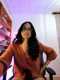 Naughty-Jessie webcam model stream image