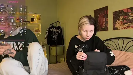 VeryRare_TwinS webcam model stream image