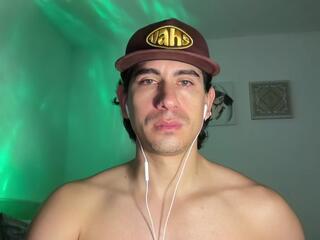 Travis Thunder webcam model stream image
