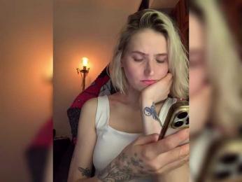 Asya_ webcam model stream image