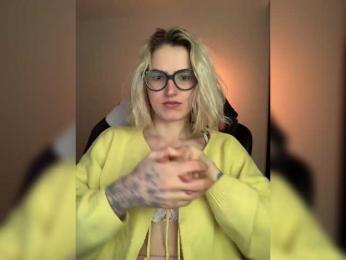 Asya_ webcam model stream image