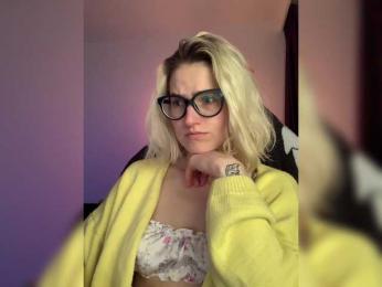 Asya_ webcam model stream image