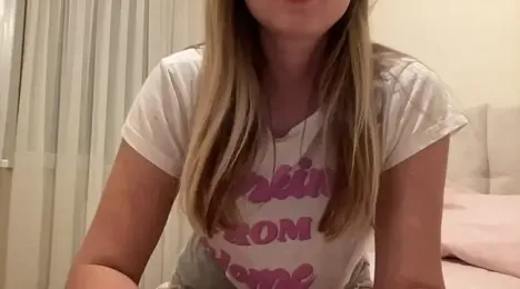 LisaFlower webcam model stream image